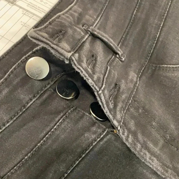 No Boundaries shorts - Picture 2 of 7